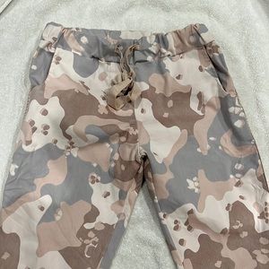 Brand Bazar pink camouflage pant